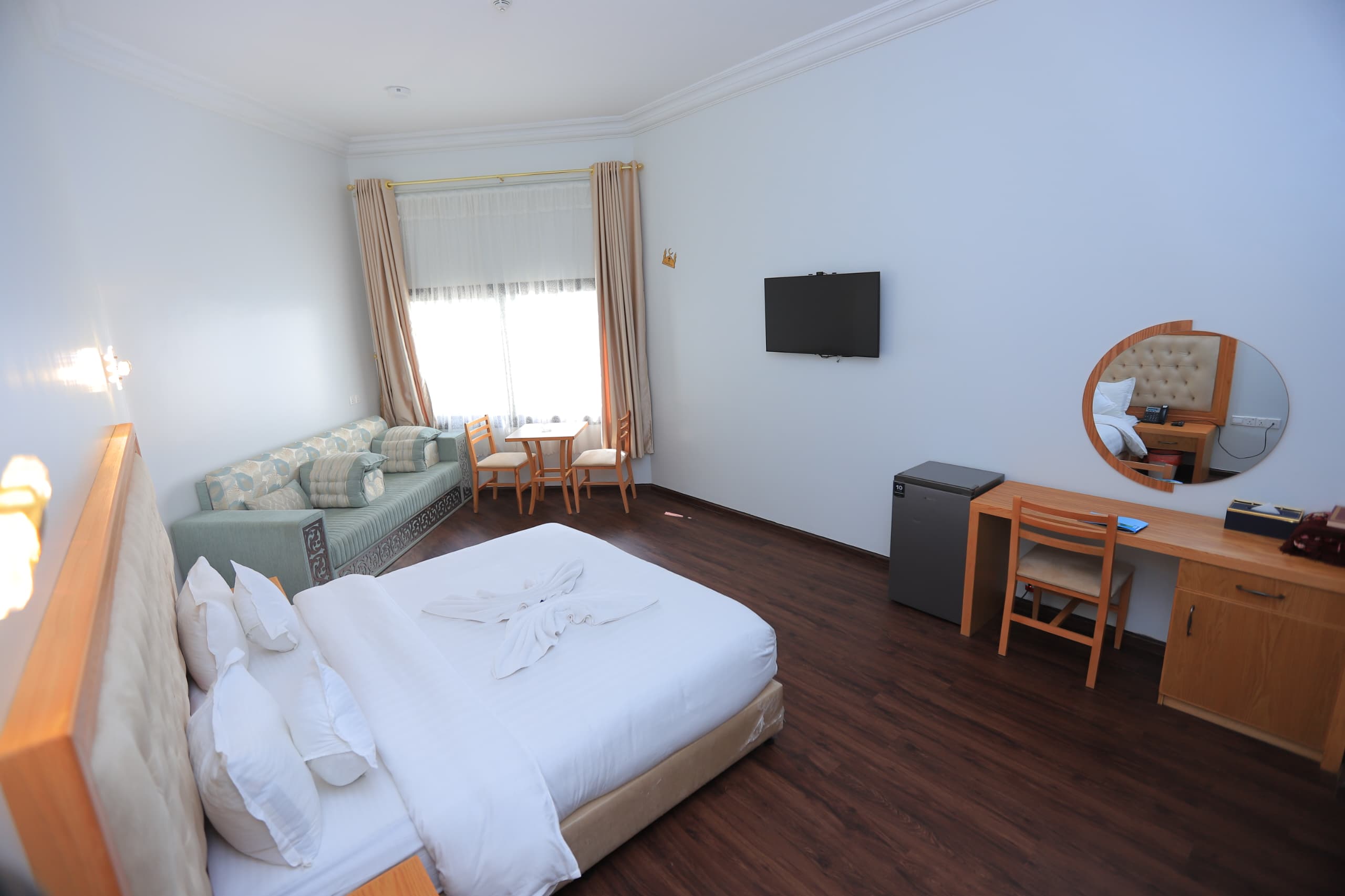 أجنحة ملكية